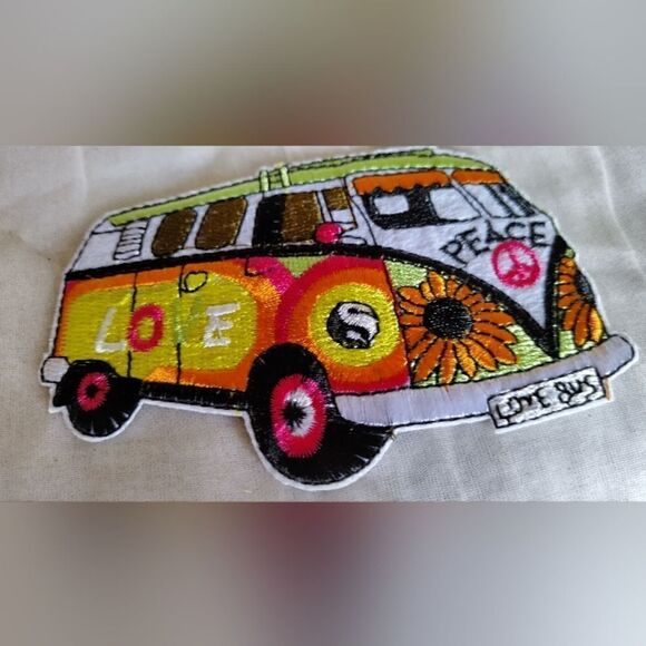 VW VAN EMBROIDERED ÀPPLIQUE  COLORFUL BUS HIPPIE PATCH  4.41"x 2.83 0088 - Picture 3 of 3